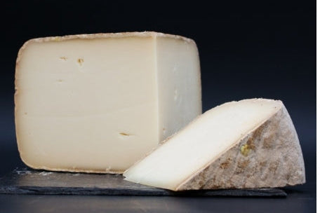 Chistera des Pyrénées, tomme de chèvre et brebis