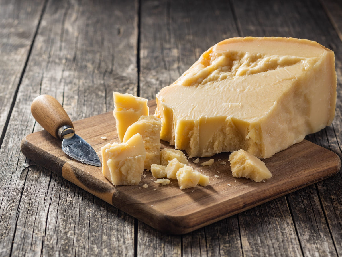 Parmesan italien à la coupe