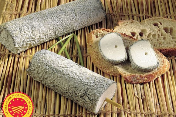 Sainte-Maure de Touraine AOP, bûche de chèvre